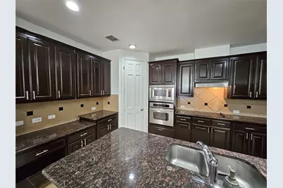 9208 Dillon Trail, Irving, TX 75063 - Photo 10