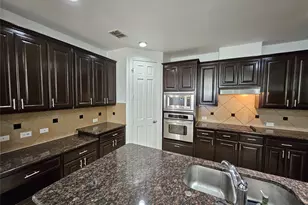 9208 Dillon Trail, Irving, TX 75063 - Photo 10