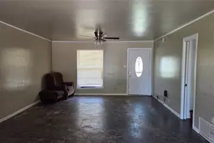 1407 Bonham St, Commerce, TX 75428 - Photo 2