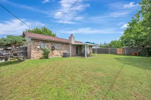 6320 Melinda Dr, Watauga, TX 76148 - Photo 32