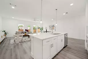 5609 Woodlands Dr, The Colony, TX 75056 - Photo 6