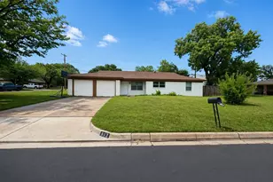 812 Irwin Dr, Hurst, TX 76053 - Photo 2