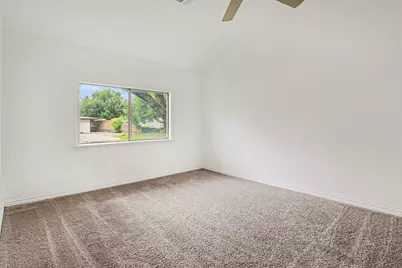 2610 Hillcrest Avenue, Greenville, TX 75402 - Photo 12