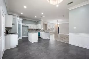460 Cranbrook Ln, Grand Prairie, TX 75052 - Photo 12