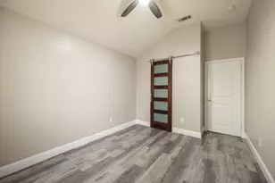 460 Cranbrook Ln, Grand Prairie, TX 75052 - Photo 30