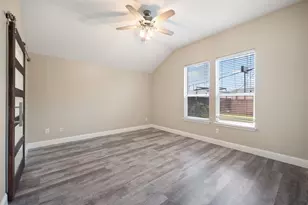 460 Cranbrook Ln, Grand Prairie, TX 75052 - Photo 14