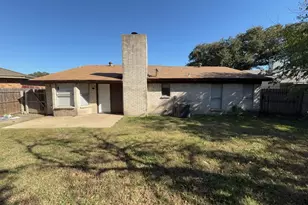 6920 Misty Meadow Dr S, Fort Worth, TX 76133 - Photo 2