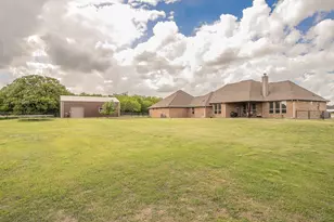 146 Buddy Ct, Millsap, TX 76066 - Photo 8