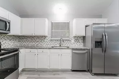 3206 Weirgate Court, Grand Prairie, TX 75052 - Photo 10