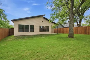 521 W Walker St, Denison, TX 75020 - Photo 38