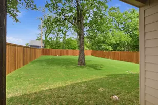 521 W Walker St, Denison, TX 75020 - Photo 36