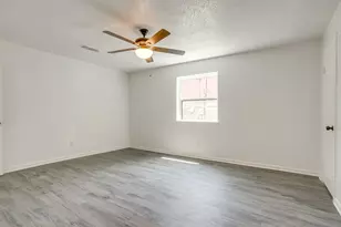 113 Quail Creek Dr, Crowley, TX 76036 - Photo 26
