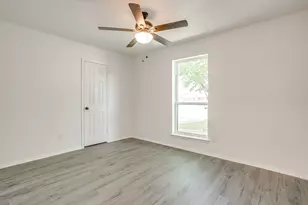113 Quail Creek Dr, Crowley, TX 76036 - Photo 34