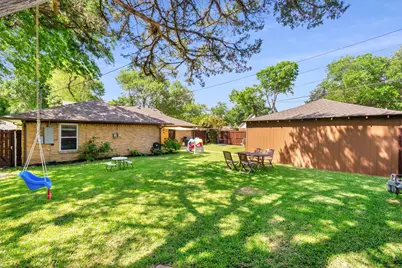 2949 Maydelle Lane, Farmers Branch, TX 75234 - Photo 2