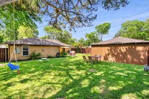 2949 Maydelle Ln, Farmers Branch, TX 75234 - Photo 2
