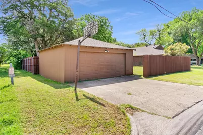 2949 Maydelle Lane, Farmers Branch, TX 75234 - Photo 16
