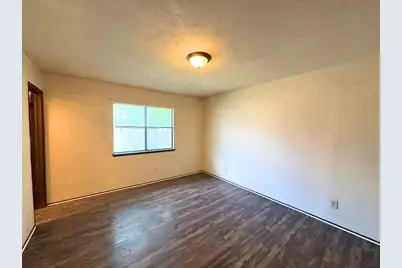1233 Steinburg Lane, Fort Worth, TX 76134 - Photo 8
