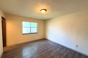1233 Steinburg Ln, Fort Worth, TX 76134 - Photo 8