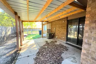 1233 Steinburg Ln, Fort Worth, TX 76134 - Photo 12