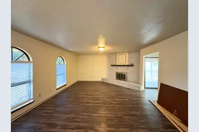 1233 Steinburg Lane, Fort Worth, TX 76134 - Photo 2