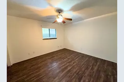 1233 Steinburg Lane, Fort Worth, TX 76134 - Photo 4