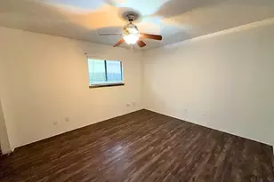 1233 Steinburg Ln, Fort Worth, TX 76134 - Photo 4