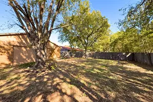 1233 Steinburg Ln, Fort Worth, TX 76134 - Photo 12