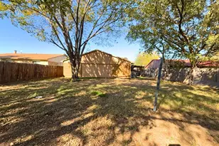 1233 Steinburg Ln, Fort Worth, TX 76134 - Photo 14