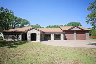 162 Eastledge Dr, Graham, TX 76450 - Photo 2