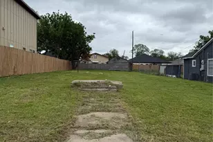 1423 Hendricks Ave, Dallas, TX 75216 - Photo 1