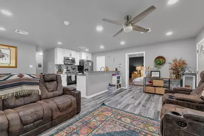 408 Little Avenue, McGregor, TX 76657 - Photo 4