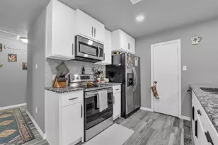 408 Little Ave, McGregor, TX 76657 - Photo 6