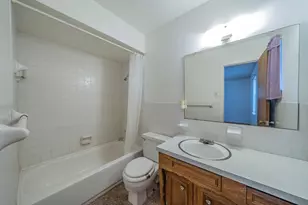 806 E Coral Way, Grand Prairie, TX 75051 - Photo 14