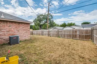 1939 Naira Dr, Dallas, TX 75217 - Photo 20