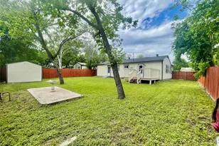 414 Goodyear St, Irving, TX 75062 - Photo 28