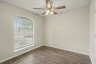 717 Oak Park Dr, Azle, TX 76020 - Photo 16