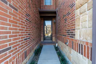 394 Teague Dr, Lewisville, TX 75067 - Photo 4