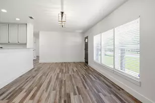 105 Anderson St, Burleson, TX 76028 - Photo 8