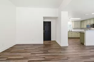 105 Anderson St, Burleson, TX 76028 - Photo 12