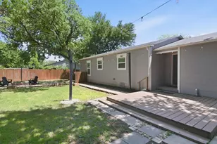 105 Anderson St, Burleson, TX 76028 - Photo 26