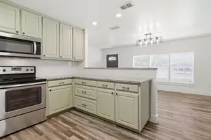 105 Anderson St, Burleson, TX 76028 - Photo 14