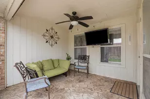 924 Crowder Dr, Crowley, TX 76036 - Photo 24