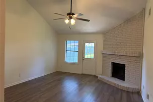 112 Cinnamon Ln, Euless, TX 76039 - Photo 2