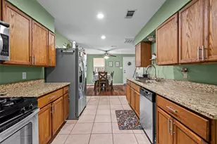 2539 Sharon St, Dallas, TX 75211 - Photo 4