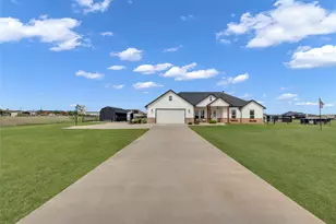 6017 Raspberry Ln, Joshua, TX 76058 - Photo 2