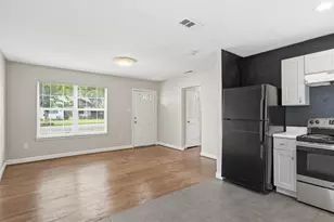 512 Freeman Dr, Garland, TX 75040 - Photo 2