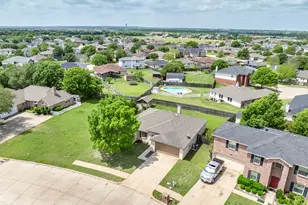 1325 Downwood Dr, Burleson, TX 76028 - Photo 34