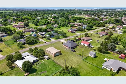 1209 Southview Drive, Waxahachie, TX 75165 - Photo 32