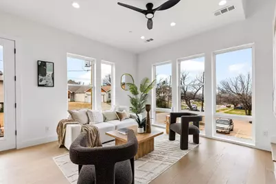 815 E 5th Avenue #209, Dallas, TX 75203 - Photo 6