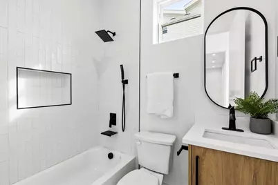815 E 5th Avenue #209, Dallas, TX 75203 - Photo 14